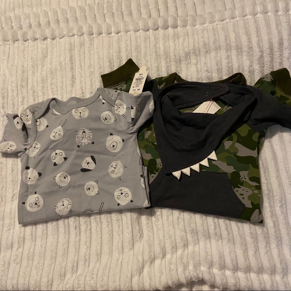 Dinosaur Outfit 2 piece 12 M + Bodysuit.        80